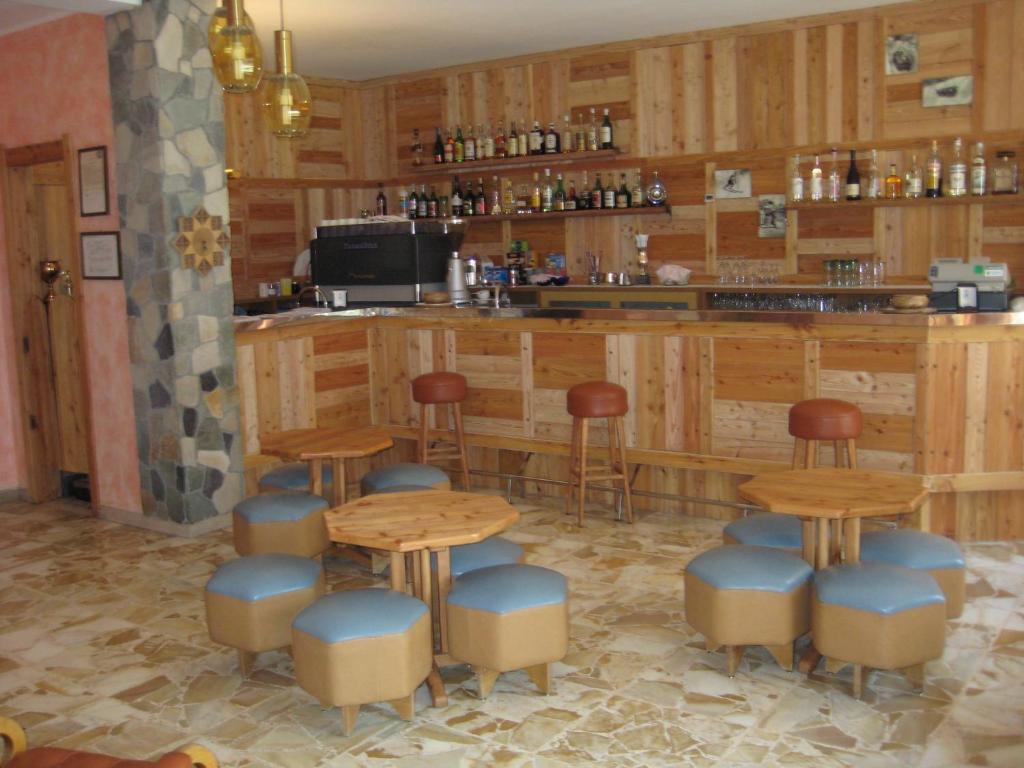 Hotel Holiday Debili Oulx Kültér fotó