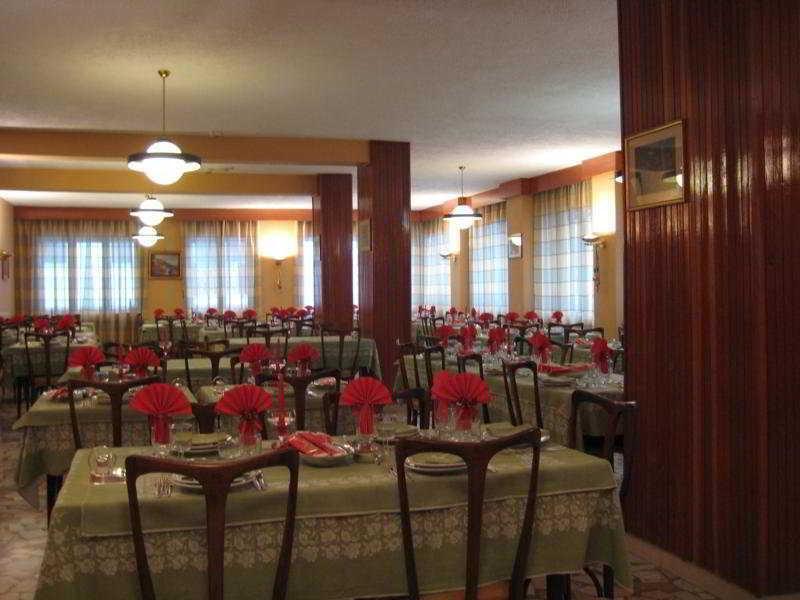Hotel Holiday Debili Oulx Kültér fotó