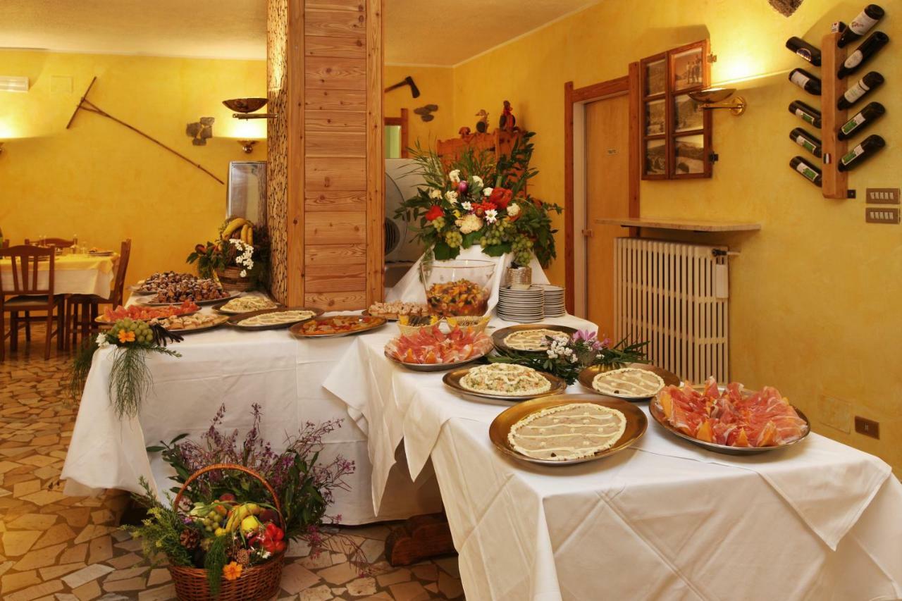 Hotel Holiday Debili Oulx Kültér fotó
